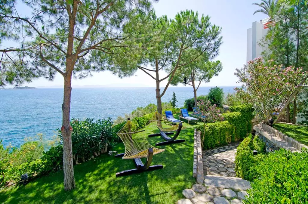 گاردن هتل کورومار دلوکس